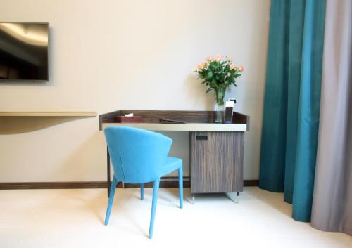 The Hive Hotel - image 10