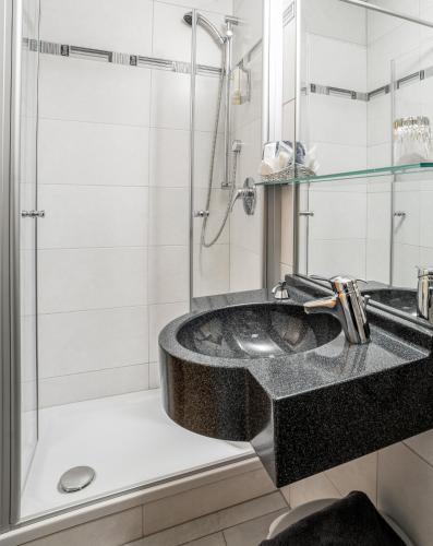 Hotel Spitzberg Garni - image 2