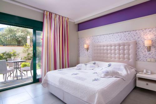 Ocean Beach Hotel - image 5