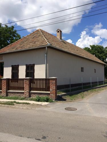  Borostyánház in Poroszló