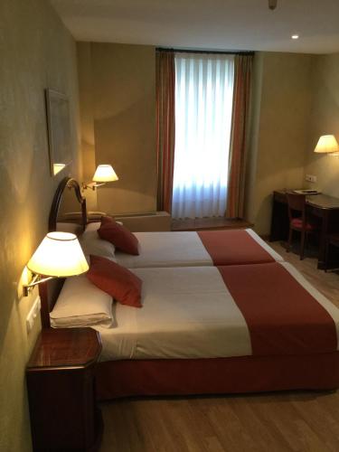 Hotel Cordón - image 11