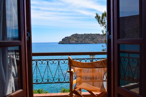  The Island sea view apartment, Unterkunft in Elounda