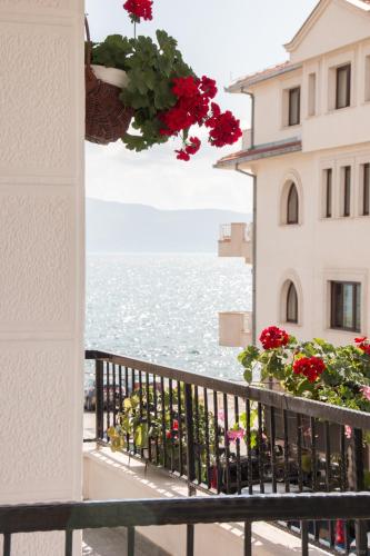 Villa Dudan LakeView Terrace & Parking available 5