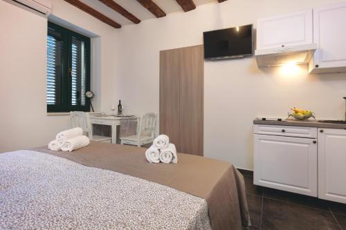 Studio Apartments Insula, Split (photo 4)
