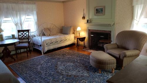 Hawks House Inn - image 7