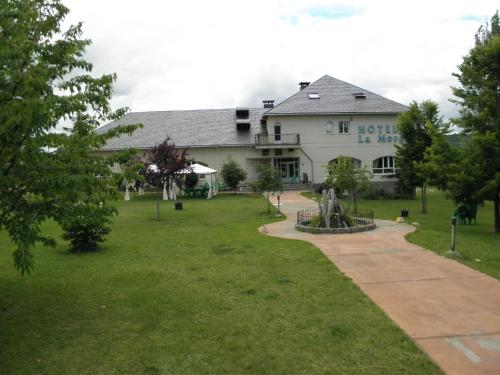 Hotel La Mora in Villaseca de Laciana