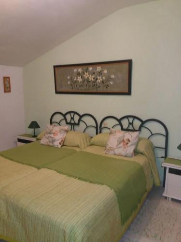 2 twin beds