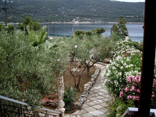  Charming country cottage by the sea, Aigósthena bei Kineta