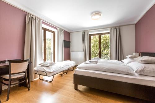 . Hotel Mandát
