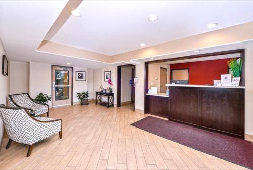 ล็อบบี้, อเมริกัส เบสต์ แวลู อินน์ เอ็นอาร์จี พาร์ก เมดิคัล เซ็นเตอร์ (Americas Best Value Inn NRG Park Medical Center) near เอ็นอาร์จี สเตเดียม