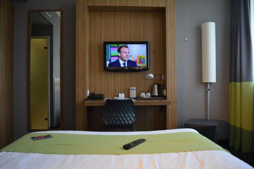 room detail thumbnail 1