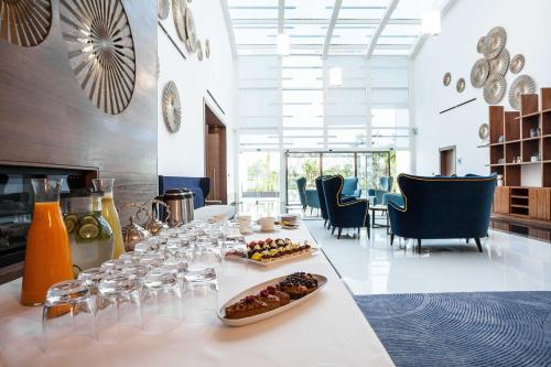 비즈니스 센터, The View Bouznika in 보우즈니카