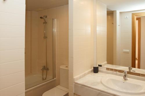 Golf Hills - image 9