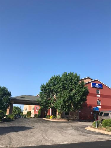 Americas Best Value Inn and Suites Saint Charles - Hotel - St. Charles