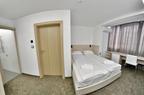 Apartment OneClickRent_04 - Smart House - image 5