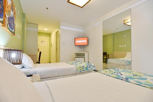 Standard Twin Room image 3