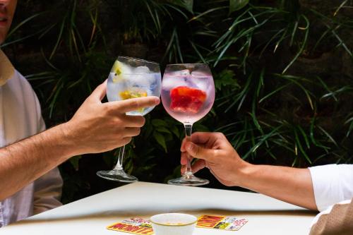 149093711 Hotel Well and Come Barcelona