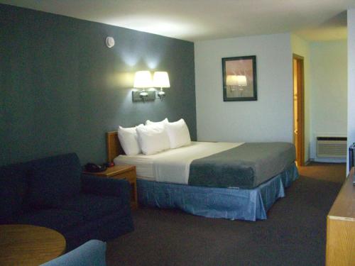 Quail's Nest Inn & Suites