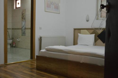 B&B GOLDEN Hotel
