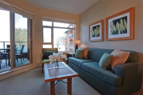One-Bedroom Suite with City View