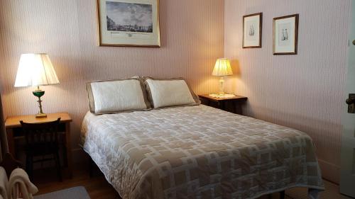Hawks House Inn - image 8
