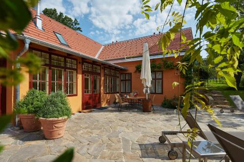 Villa Tranquillini auf Gut Guntrams in Schwarzau am Steinfelde, Österreich