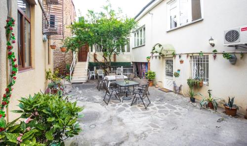 Sophie`s Garden – Tbilisi, MA