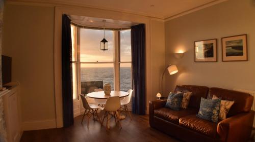 Awel Mor 3 Luxury Apartment - image 10