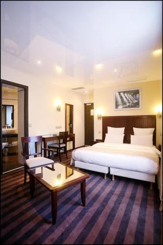 Grand Hotel Francais - image 7