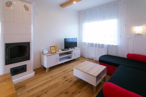 Rannamae Apartments in Mandjala