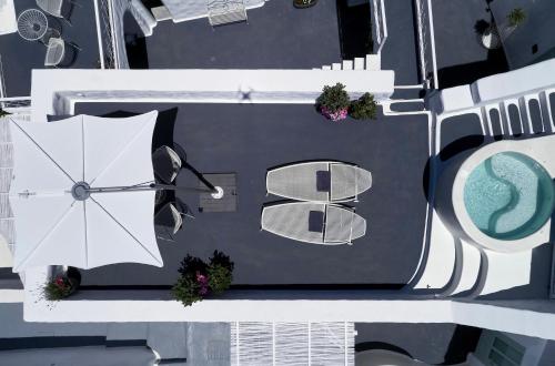 Limestone, Fira (photo 10)