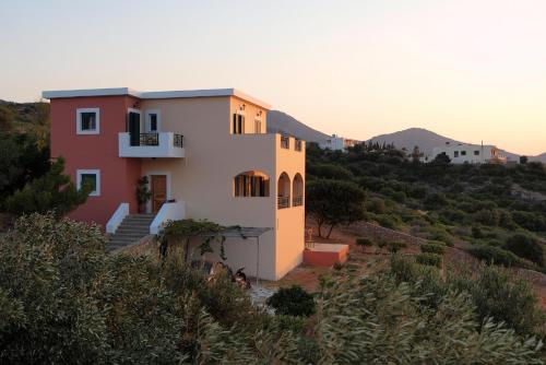  Villa Arolithos in 72100 Agios Nikolaos