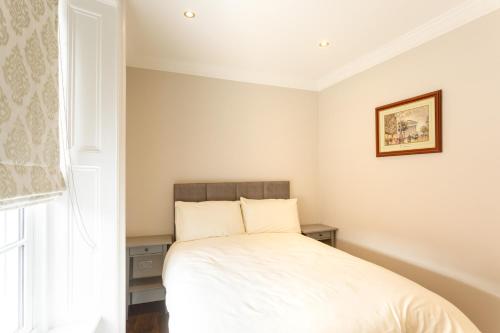 Molloys Apartments - image 2