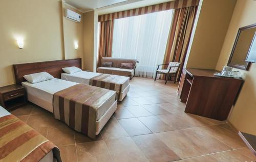 City Plaza Hotel - main image