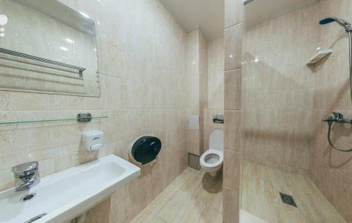 City Plaza Hotel - image 2