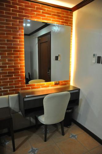 Vigan Plaza Hotel Room Type - 6-Bed Mixed Dormitory Room