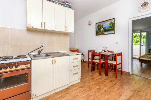 Apartments Zeko - image 2