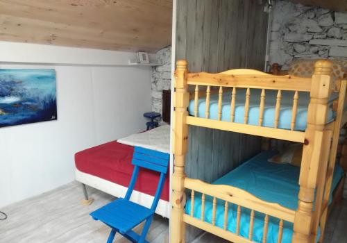 1 double bed, 2 bunk beds