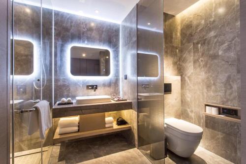 room detail thumbnail 2