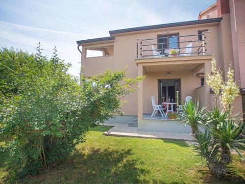  Holiday home Milena I, Unterkunft in Frata