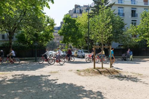 Veeve - Avenue to the Eiffel Tower - image 11