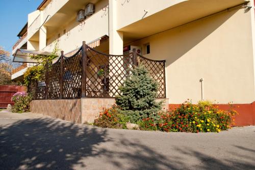 Pensiunea Vlad - image 8