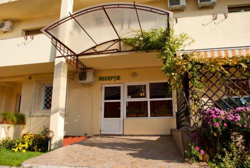 Pensiunea Vlad - image 11