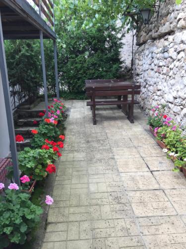 Toni's Guest House - image 2