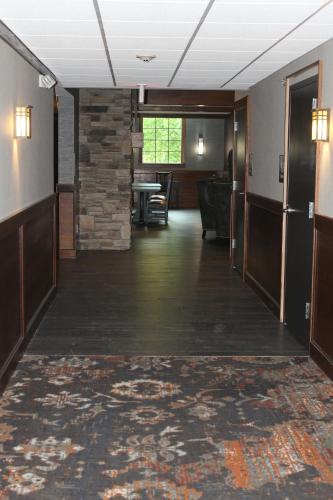 The Craftsman Inn & Suites