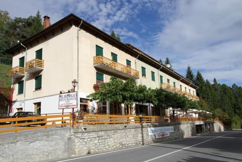  Albergo Colle di Nava Lorenzina, Pornassio bei Garessio