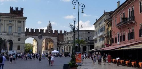 Carrera Home Appartamenti Verona - Bike Hotel