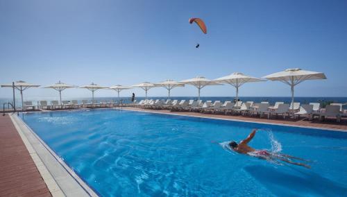 Island Suites