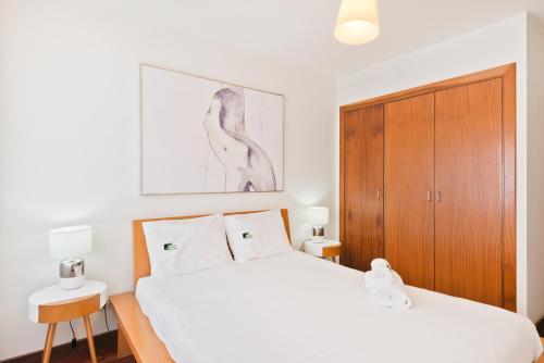 BmyGuest - Central Garage Apartment