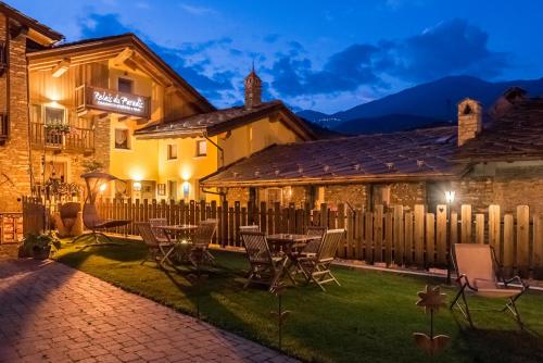 Exterior view, Relais du Paradis Chambres d'Hotes in Introd